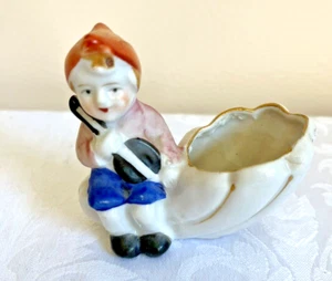 Vintage Salt Cellar Miniature Shell Boy Banjo Made in Occupied Japan Kitsch - Picture 1 of 7