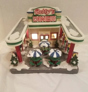 St. Nicholas Square Village Betty's Diner Kohl's NEU IM KARTON VH08002-09 - Bild 1 von 8