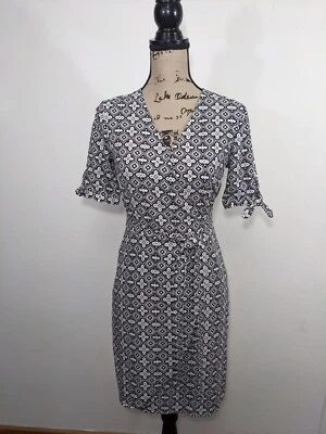 NWT $80 Banana Republic Women's Black White Floral Wrap Dress Size 0 - Image 1 of 4