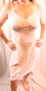 ARISTOCRAFT VINTAGE ROSA SCIVOLOSO PIZZO NYLON RICAMATO COPPE SLIP COMPLETO 38 40 EVC - Foto 1 di 5