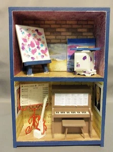 Puppenhaus Miniatur Künstlerzimmer/Musik Zimmerbox Szenarien aus einer Buchstütze - Bild 1 von 7