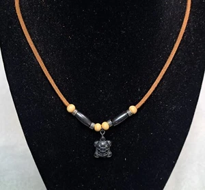 Collar Tortuga Hematita Nativa Americana Hecho a Mano en EE. UU. - Imagen 1 de 2