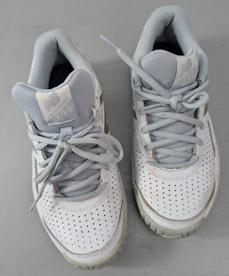 New Balance Women's Hard Court Tennis Shoes Size 7.5 Sporty Active WCH696G3 - Image 1 of 4