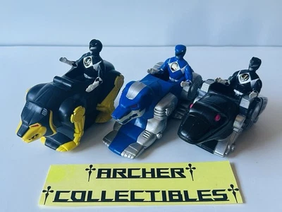 MMPR 1995 McDonalds Power Rangers - Lote de 3 Power Rangers e 3 veículos  - Imagem 1 de 4