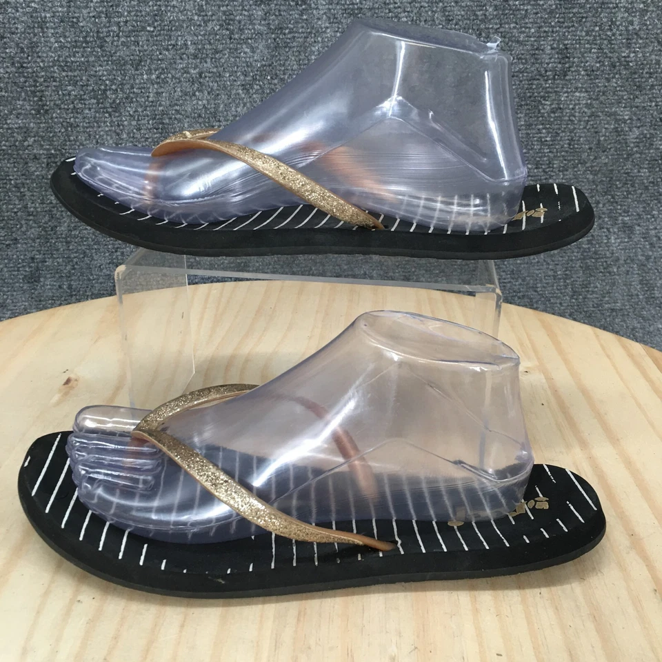 Женские повседневные тапочки-шлепанцы Reef 11 на плоской подошве блестящие комфортные золотистые без шнуровки - Изображение 1 из 4