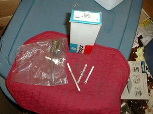 NOS MOPAR 1970-2 TRUNK & GLOVE BOX LOCK SET A & C BODY - Foto 1 di 1