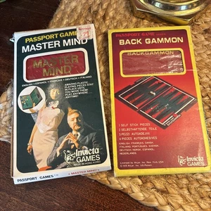 Vintage 1973 Invicta Games Travel Pocket Passport Game Dominoes/MasterMind New! - Picture 1 of 5