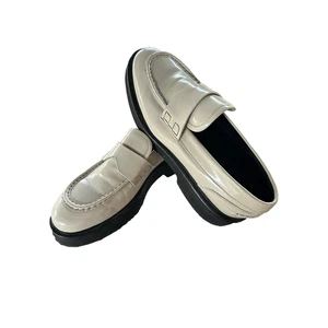 Aquatalia Maura Abrasivato elfenbeinfarbene Halbschuhe Größe 10,5 - Bild 1 von 14