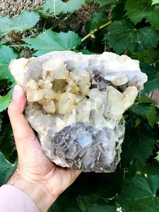 Fluorite Pietra Naturale 3kg con Dente di Cane Calcite Forma Unica Formazione Cristallo - Foto 1 di 13