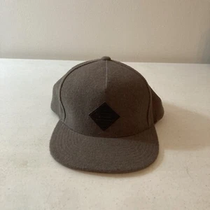 Cappello grigio con cinturino regolabile Vans - Foto 1 di 6