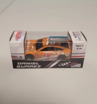 Toyota Camry 2018 Daniel Suárez #19 Arris escala 1:64 NASCAR diecast Foto 1 de 4