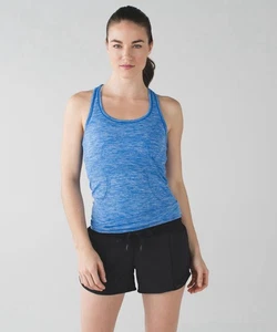 "Lululemon Hotty Hot tiro bajo forrado corto talla 6 negro 2,5""" - Imagen 1 de 5