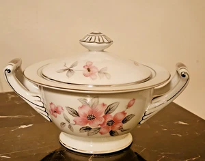 Vintage Harmony House “Dogwood” Porcelain 2-Handed Sugar Bowl w/Lid. - Picture 1 of 9