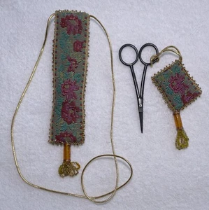 Floral Scissor Case, Needlepoint w/Gold Beaded Accents, w/Scissor and Pincushion - Picture 1 of 6