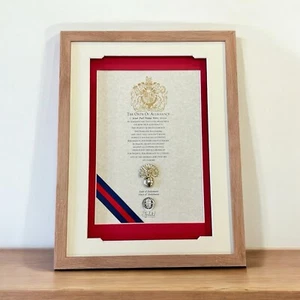 Juramento de Lealtad del Ejército enmarcado con insignia de gorra IMPRESA, uso desplegable para la Unidad. - Imagen 1 de 19