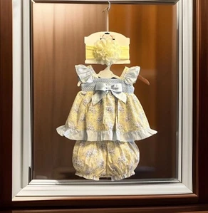 Mädchen Neu mit Etikett Wee Me gesmoktes Kleid Shirt Set & Unterhose 2-teilig kostenlose Schleife 3 Monate - Bild 1 von 9