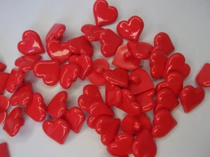 50 x Quality Heart Novelty Shank Buttons Red 15mm Baby Sewing Knits P93 - Picture 1 of 2