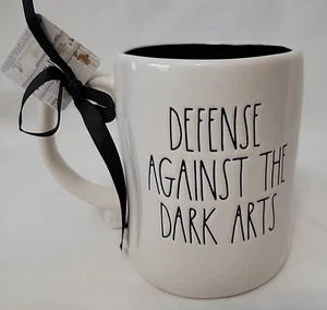 Taza Rae Dunn Harry Potter “Defensa contra las Artes Oscuras” Escuela de Magos de Hogwarts - Imagen 1 de 5