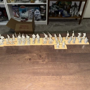 Vintage verschiedene Miniatur D&D Figuren Warhammer Rollenspiele - Bild 1 von 3