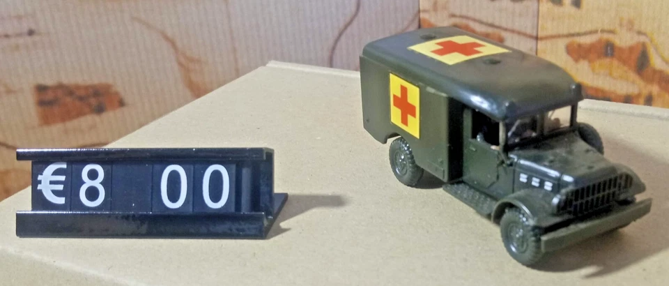 AZ 5046Z Roco ambulanza Dodge M43 - Immagine 1 di 2