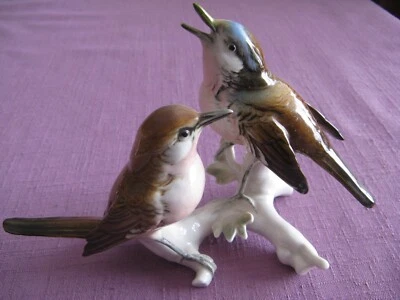 Paire d'oiseaux en porcelaine de Saxe - signature Karl ENS - Années 1970/1980. - Photo 1/4