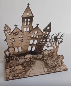 HALLOWEEN HORROR HOUSE DECOR WOODEN - Picture 1 of 4