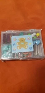 Nuovo Sigillato Vintage Tweedle Dee Dee Bear 1985 88 Sanrio Clip Gomma Spille Scatola GUARDA - Foto 1 di 4