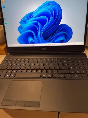Dell Precision7550  Intel (R) Xeon(R)CPU 11 gen 64GB 500GB Win 11 FHD Charger  - Image 1 of 4