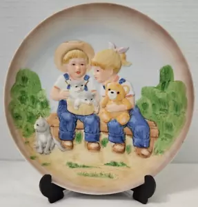 Placa Denim Days 1985 de colección con Danny & Debbie "SUNNY DAY" # 1505 con soporte retirado - Imagen 1 de 5