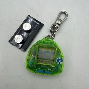 VTG 1997 KFC TIGER GIGA PETS BITTY KITTY VIRTUAL PET + BATTERIES - TESTED *READ* - Picture 1 of 21