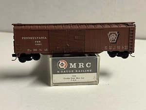MRC 7035 PENNSYLVANIA RR PRR PENNSY 50' CAJA DOBLE PUERTA ACOPLADORES MT N VINTAGE - Imagen 1 de 4