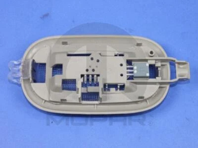 正品原始设备制造商 Mopar 圆顶灯适用于道奇 3500 Ram 5JG58BD1AD — 第 1/2 张图片