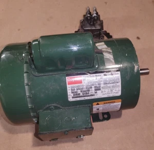 Motor Dayton 4VZ12 Farm Duty 1HP 1 fase 115/230 VAC =NUEVO SIN CAJA= - Imagen 1 de 5