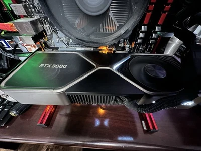 NVIDIA Founders Edition GeForce RTX 3080 10 GB - Tarjeta de gráficos  Foto 1 de 4