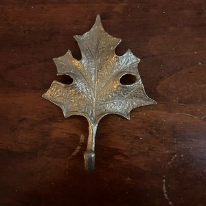 Vintage Brass Maple Leaf Wall Hook Retro Mid Century Home Decor - Picture 1 of 4