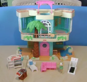 Fisher Price Sweet Streets Tropical Ocean Spiaggia Casa Vacanze Usato in ottime condizioni - Foto 1 di 5