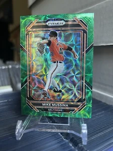 Mira telescópica verde Panini Prizm Mike Mussina 2023 Prizm/75 #271 Salón de la fama - Imagen 1 de 2