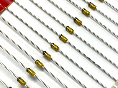 Rectificadores de diodo axial Zener PHILIPS BZX79-C30 30V 0,5W 4 un. Foto 1 de 4