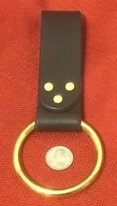 Anillo Grande de Metal Cuero Tomahawk Rana Colgador Hacha Espada Daga SCA Larpa Pirata - Imagen 1 de 18