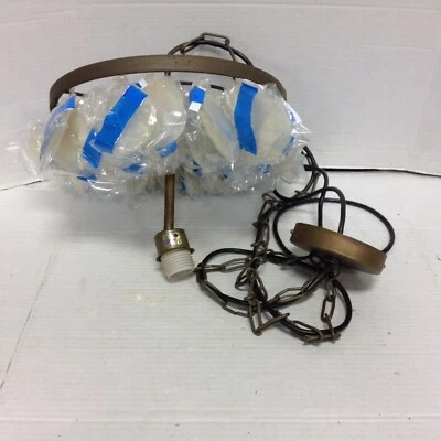 Candelabro Pottery Barn pequeno Sandra Capiz cordão ferro envelhecido leve fio rígido - Imagem 1 de 4