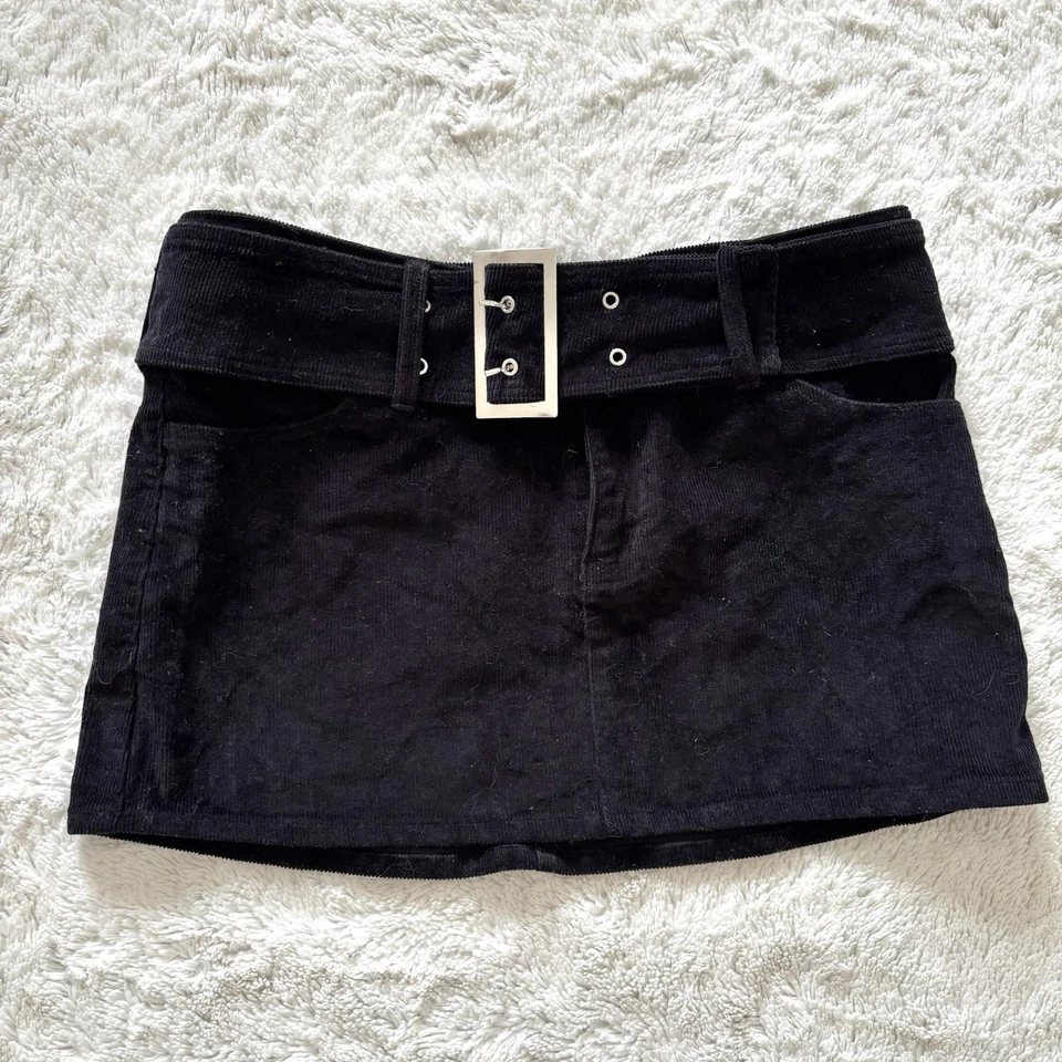 Minifalda de pana de garaje Y2K para mujer mediana con cinturón gótica negra ropa de calle Foto 1 de 4