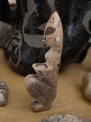 Ojuelos México, Antigua Estatua de Piedra Ritual Alienígena Premaya con 9 Incrustaciones de Piedra. Foto 1 de 4