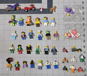 Menge 20+ LEGO Minifiguren gemischt: Menschen Bürger seltsame Clowns Kostüme etc. - Bild 1 von 9