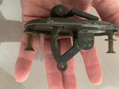 ANCIENNE POIGNEE TIRE CLOCHE SONNETTE MURALE - Photo 1/4