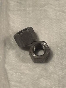 Gebrauchte Mcculloch 250 Kettensägen Stabmuttern PAAR - Bild 1 von 1