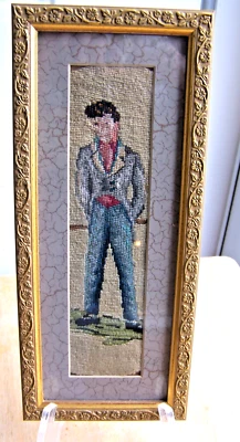 Needle Point Boy en traje azul madera mate marco dorado 11 x 5" Foto 1 de 4