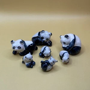 Lote de 7 estatuillas de cerámica de osos panda juguetones miniatura vintage - Imagen 1 de 24