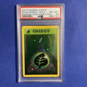 PSA 8.5 Grass Energy Holo - Energize Your Game 2002 - Pokémon League Promo - Picture 1 of 3