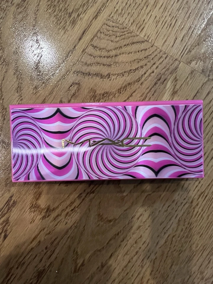 MAC Step Bright Up Extra Dimension Skinfinish Palette: Light 0.31oz NWB  - Image 1 of 4