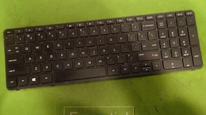 Teclado HP 15-F233wm EE. UU. con marco 2B-06901Q110 V140502AS1 AER65U00210 - Imagen 1 de 3